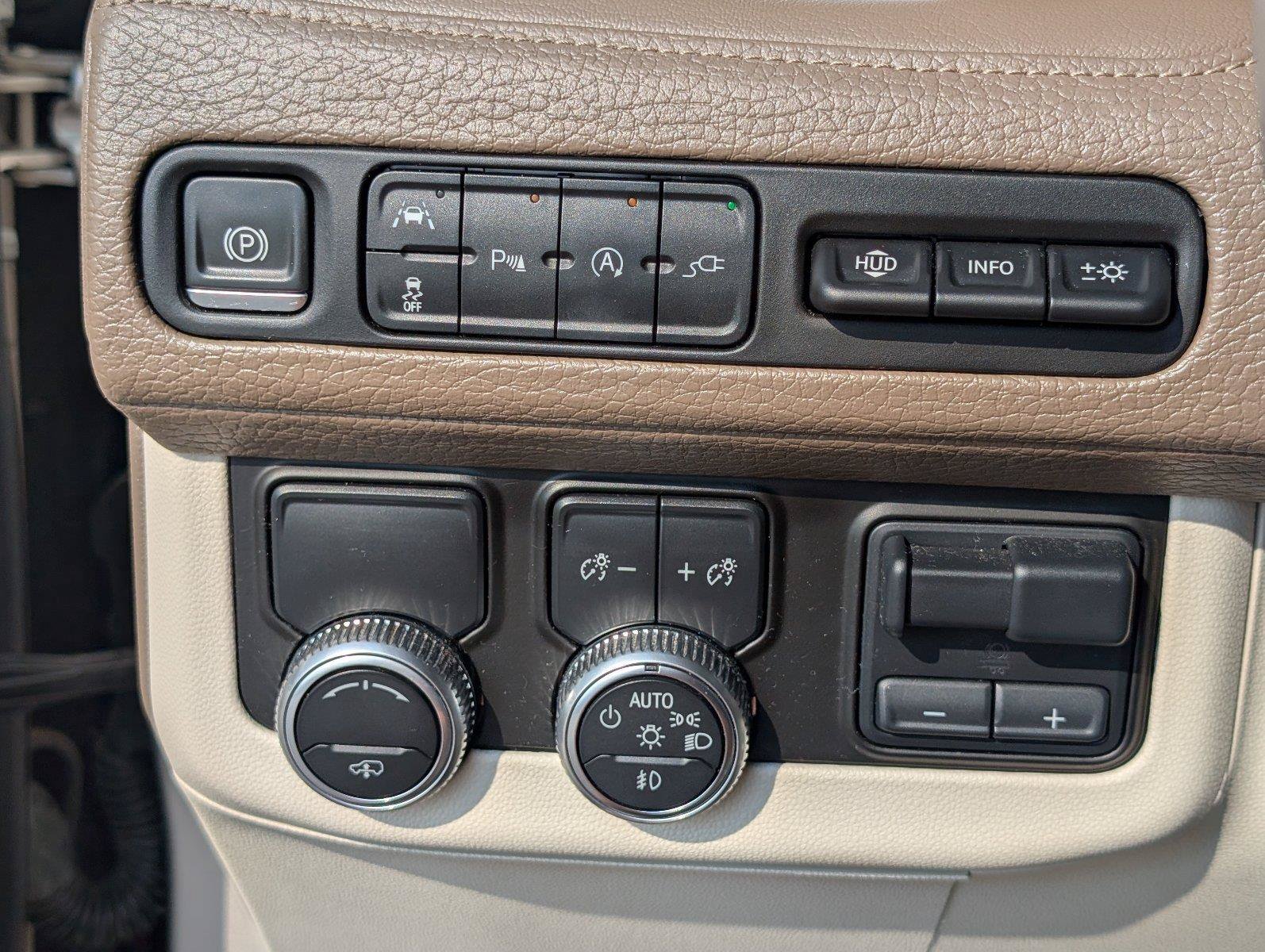 Used 2021 GMC Yukon Denali w/ Denali Ultimate Package RWD image 32