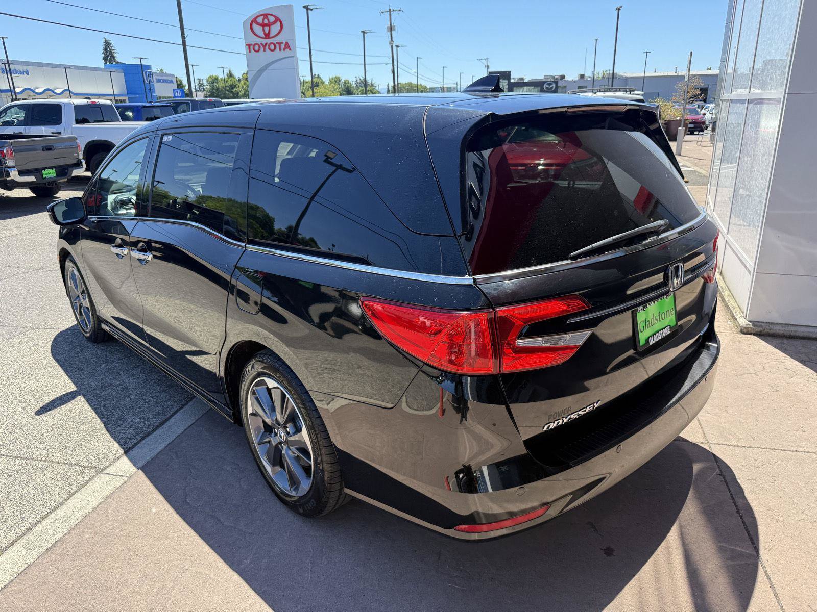 Used 2022 Honda Odyssey Elite image 4