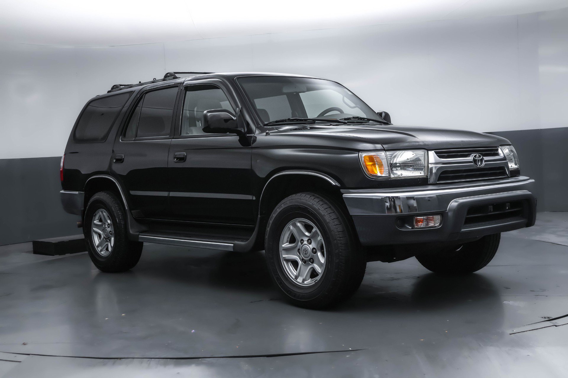 Used 2001 Toyota 4Runner SR5 image 4
