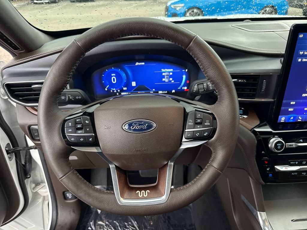 Used 2023 Ford Explorer King Ranch w/ Technology Package RWD image 16