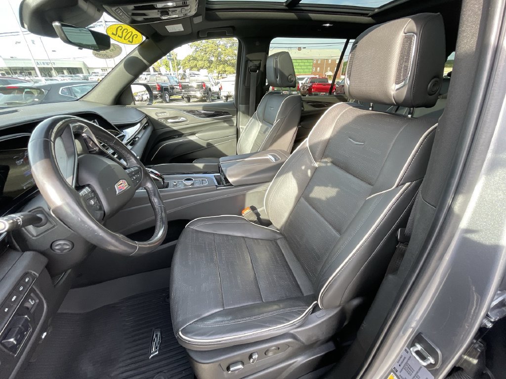 Used 2022 Cadillac Escalade ESV Sport w/ Touring Package AWD/4WD image 19