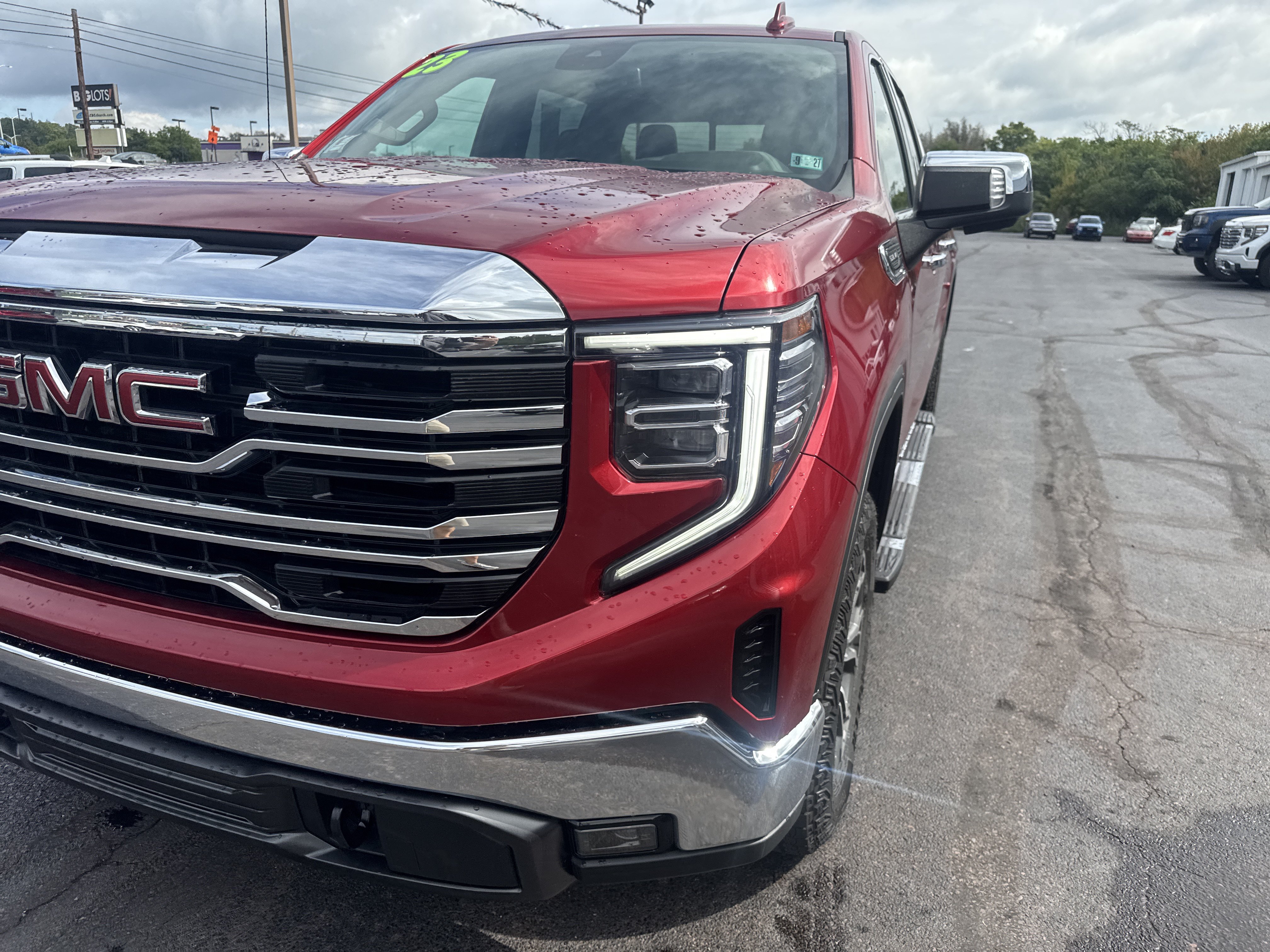 Used 2023 GMC Sierra 1500 SLT w/ SLT Convenience Package AWD/4WD image 13