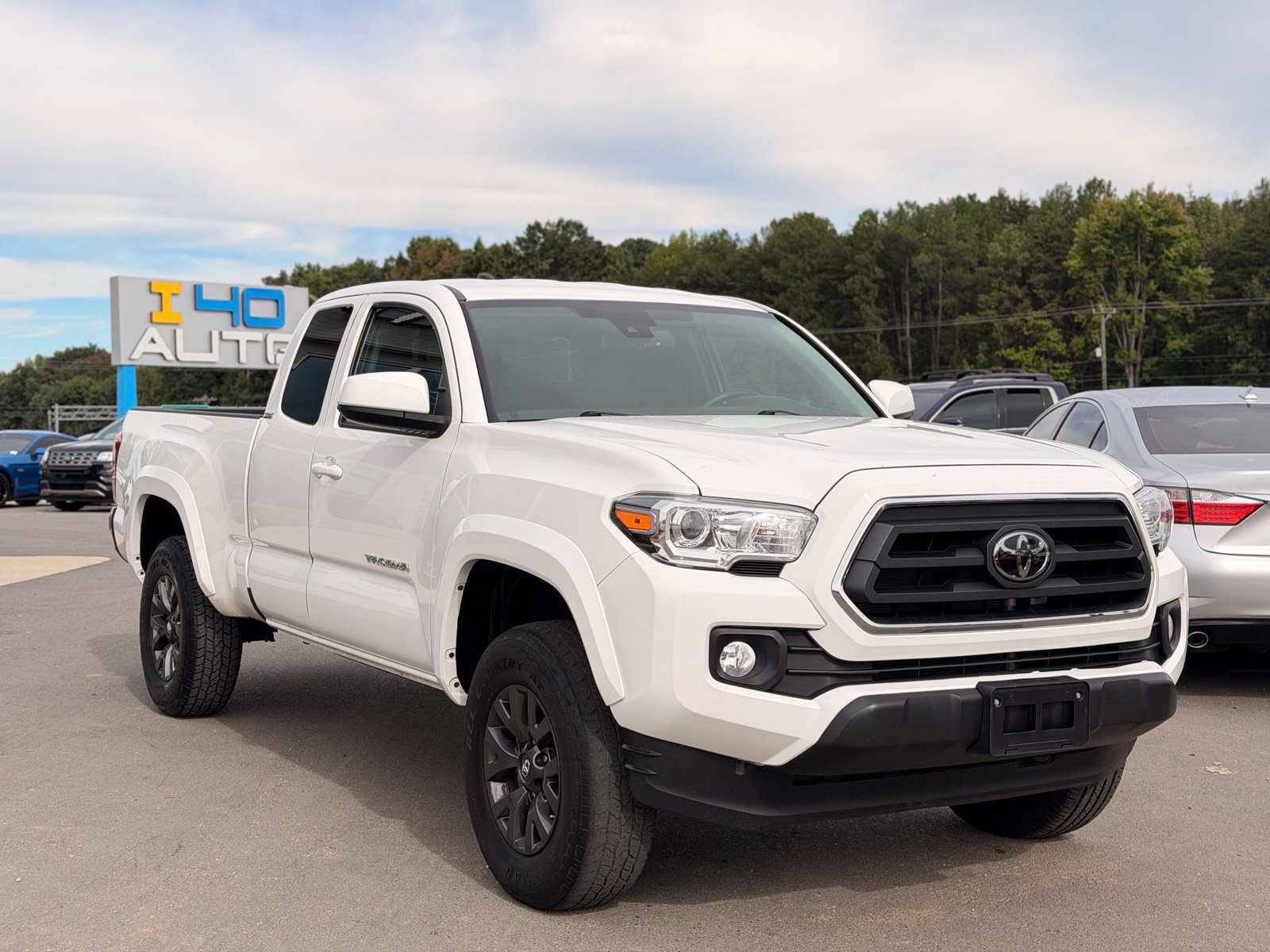 Used 2022 Toyota Tacoma SR5 AWD/4WD image 5