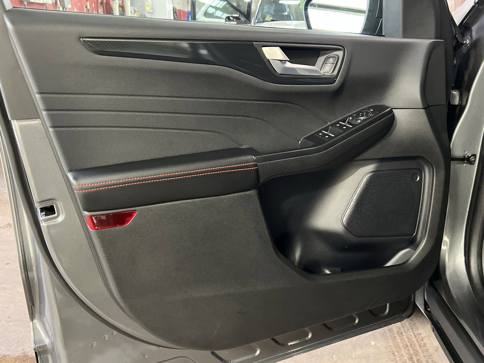 Used 2025 Ford Escape ST-Line Elite w/ Tech Pack #1 image 14