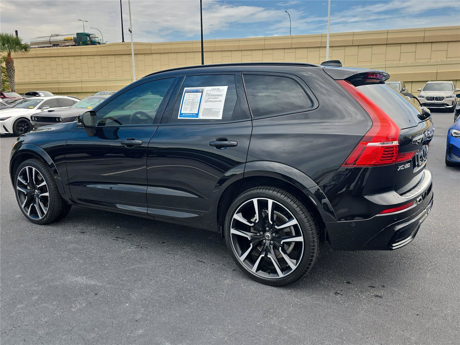 Used 2023 Volvo XC60 B6 Ultimate AWD/4WD image 6