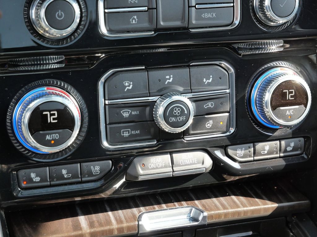 Used 2024 GMC Yukon Denali w/ Denali Reserve Package image 43