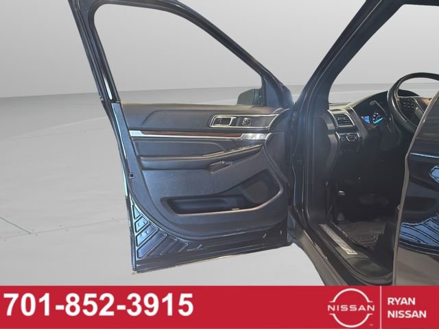 Used 2019 Ford Explorer Limited w/ Class III Trailer Tow Package AWD/4WD image 27