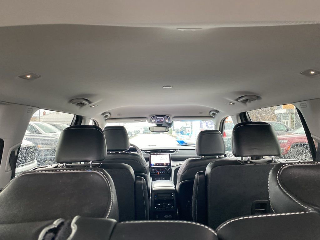 Used 2023 Jeep Grand Cherokee L Limited image 18