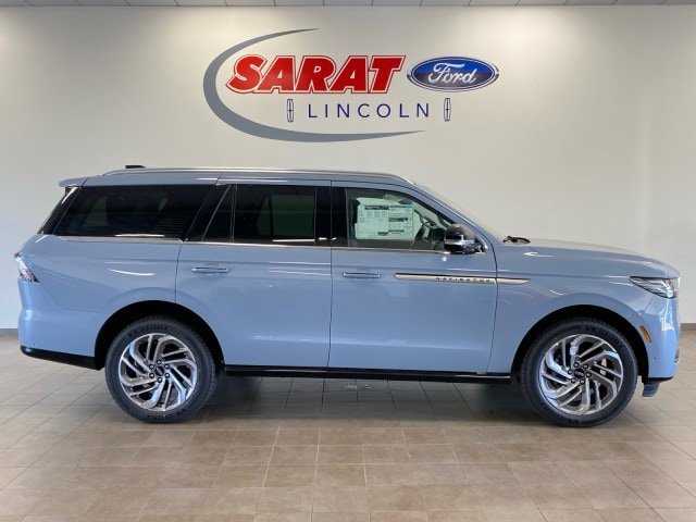New 2025 Lincoln Navigator Reserve AWD/4WD image 8