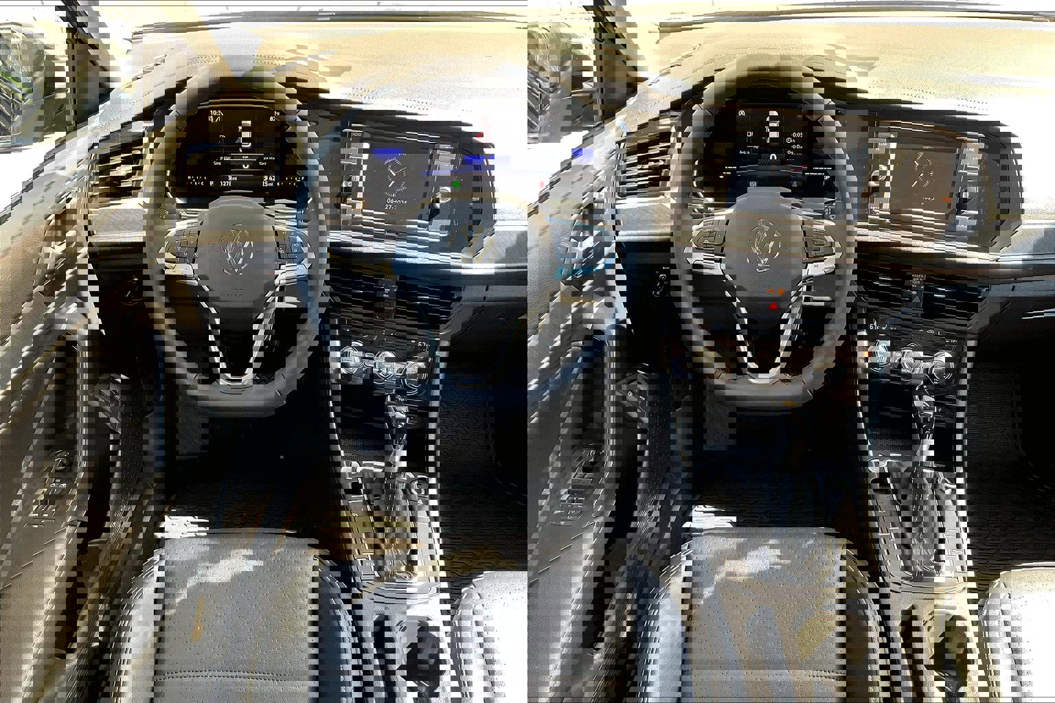 Used 2022 Volkswagen Jetta SE w/ Panoramic Sunroof Package image 4