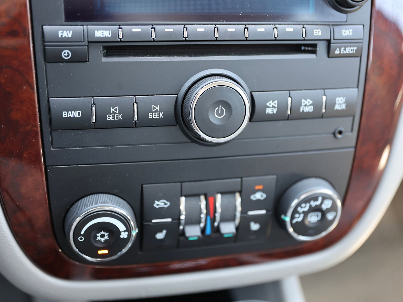 Used 2010 Chevrolet Impala LT w/ Luxury Edition Package FWD image 22