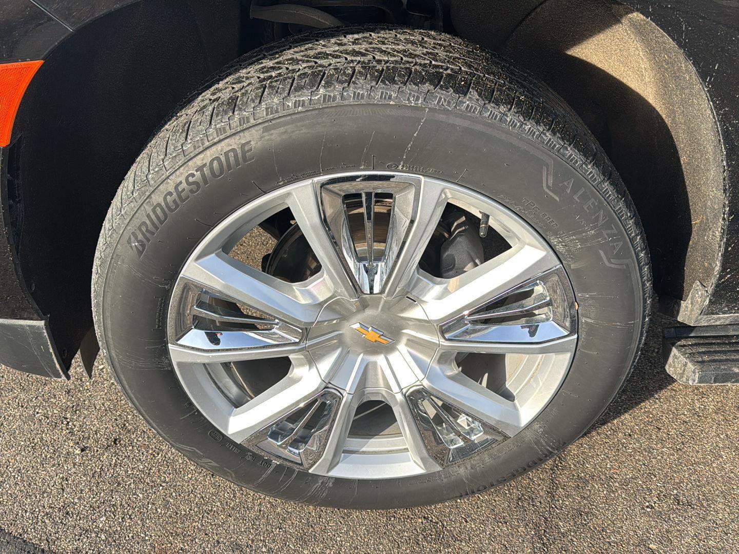 Used 2023 Chevrolet Suburban High Country image 9