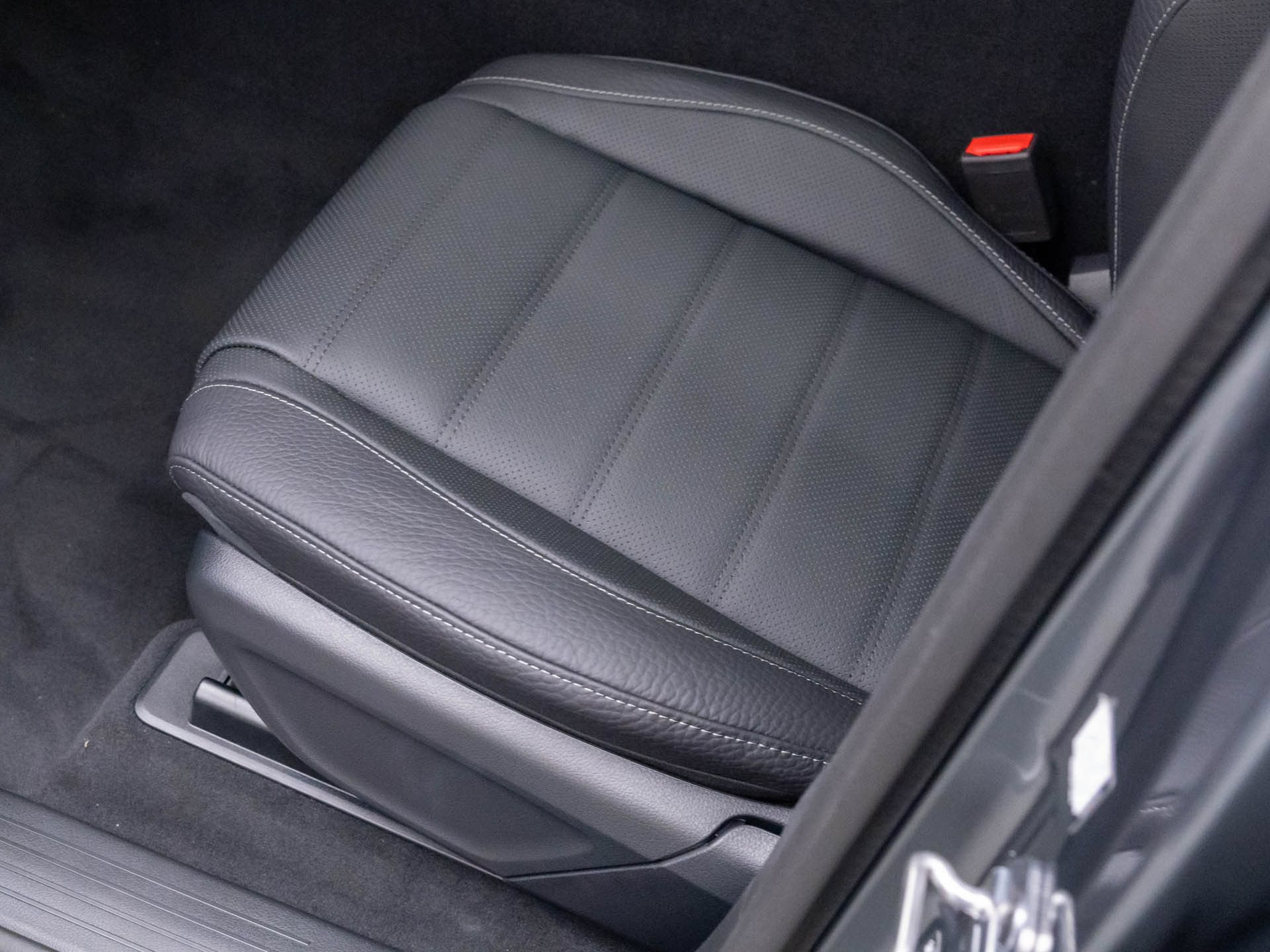 New 2026 Mercedes-Benz GLE 450 4MATIC Coupe image 16