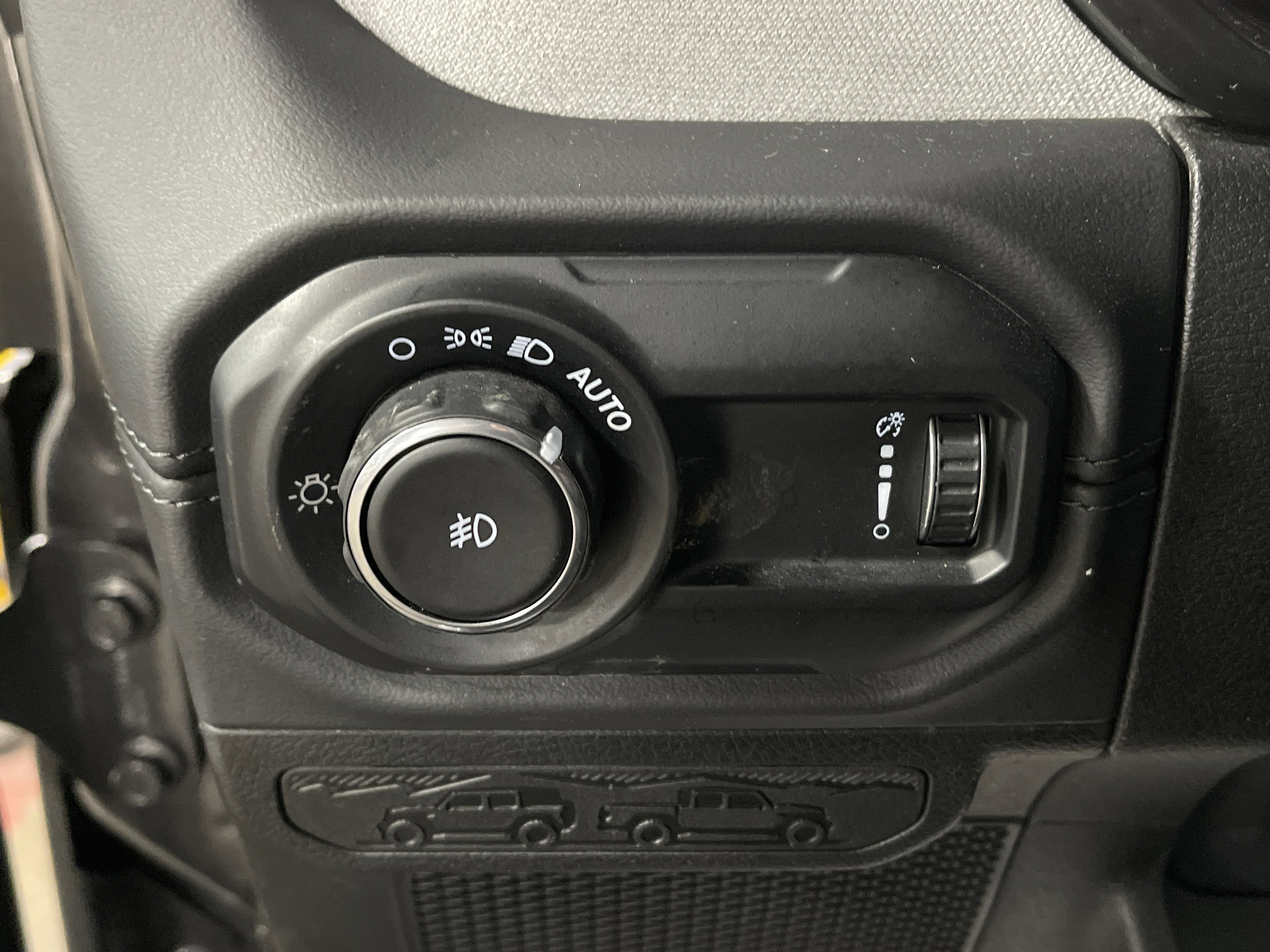 Used 2025 Jeep Wrangler Sahara image 19