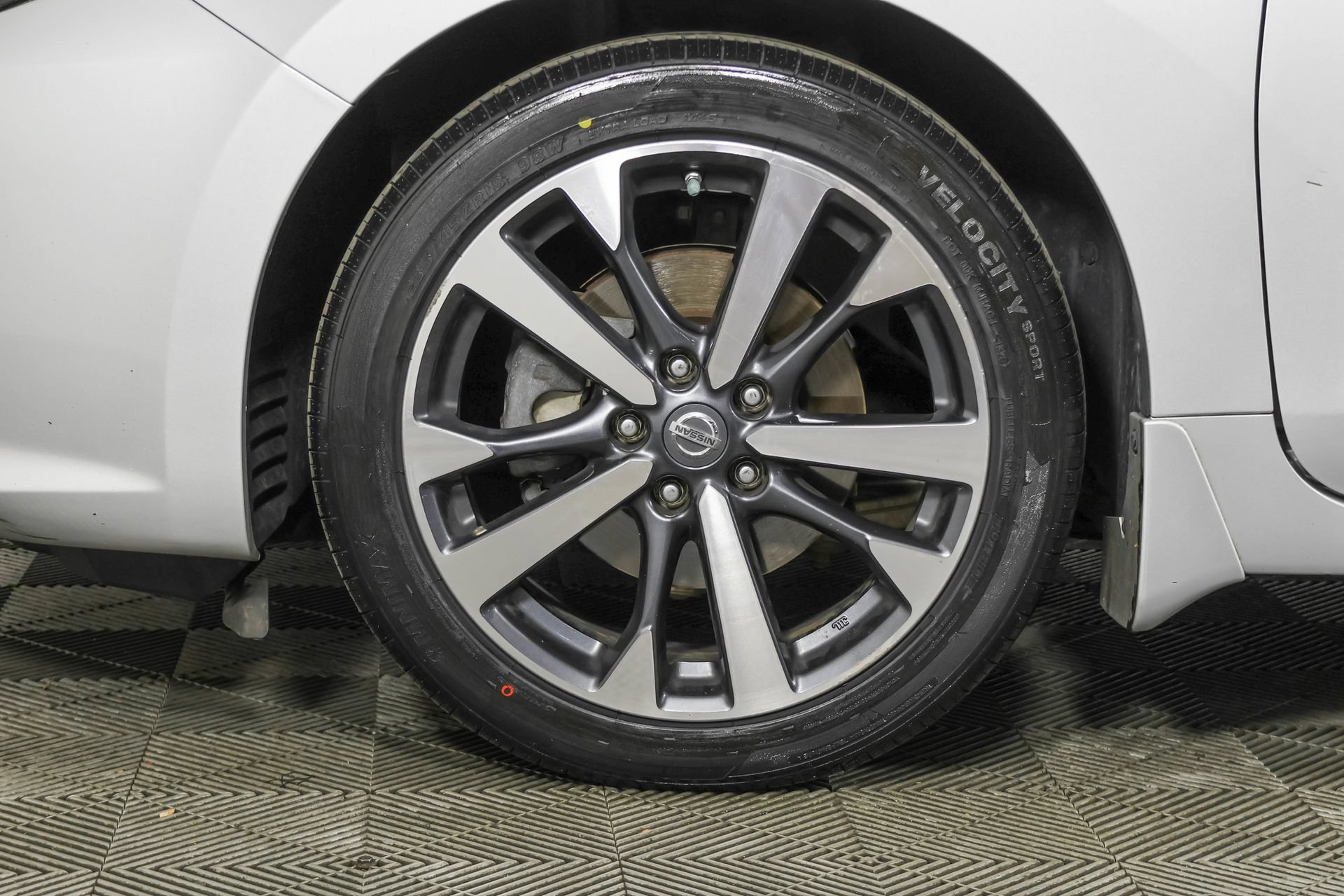 Used 2017 Nissan Altima 2.5 SR FWD image 19