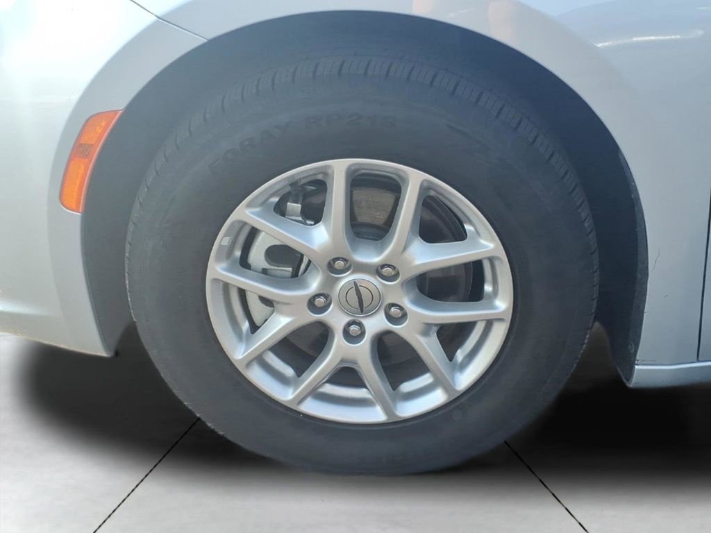 Used 2024 Chrysler Pacifica Touring-L FWD image 23