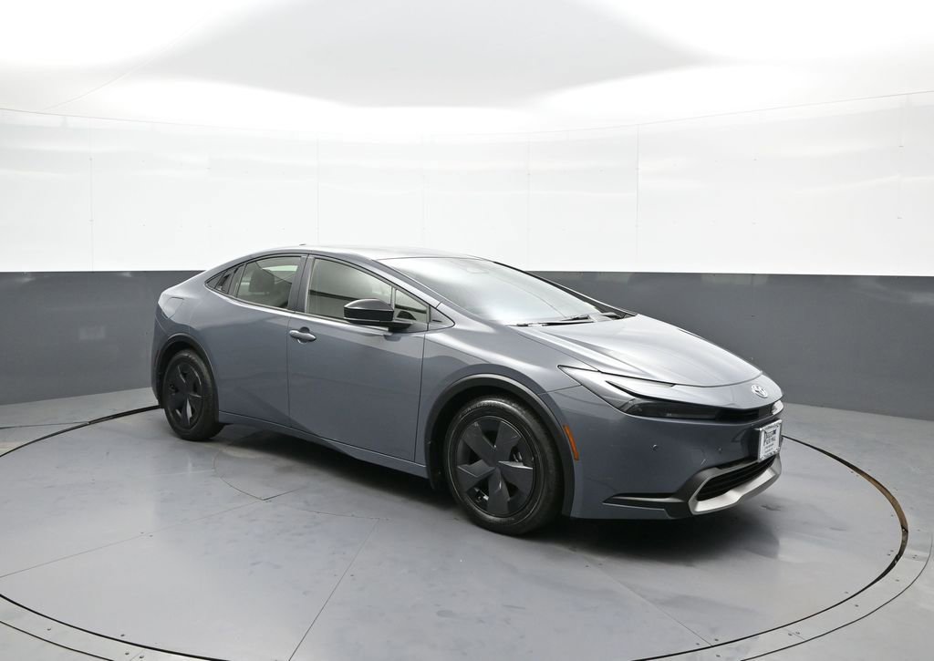 Used 2024 Toyota Prius Prime FWD image 4