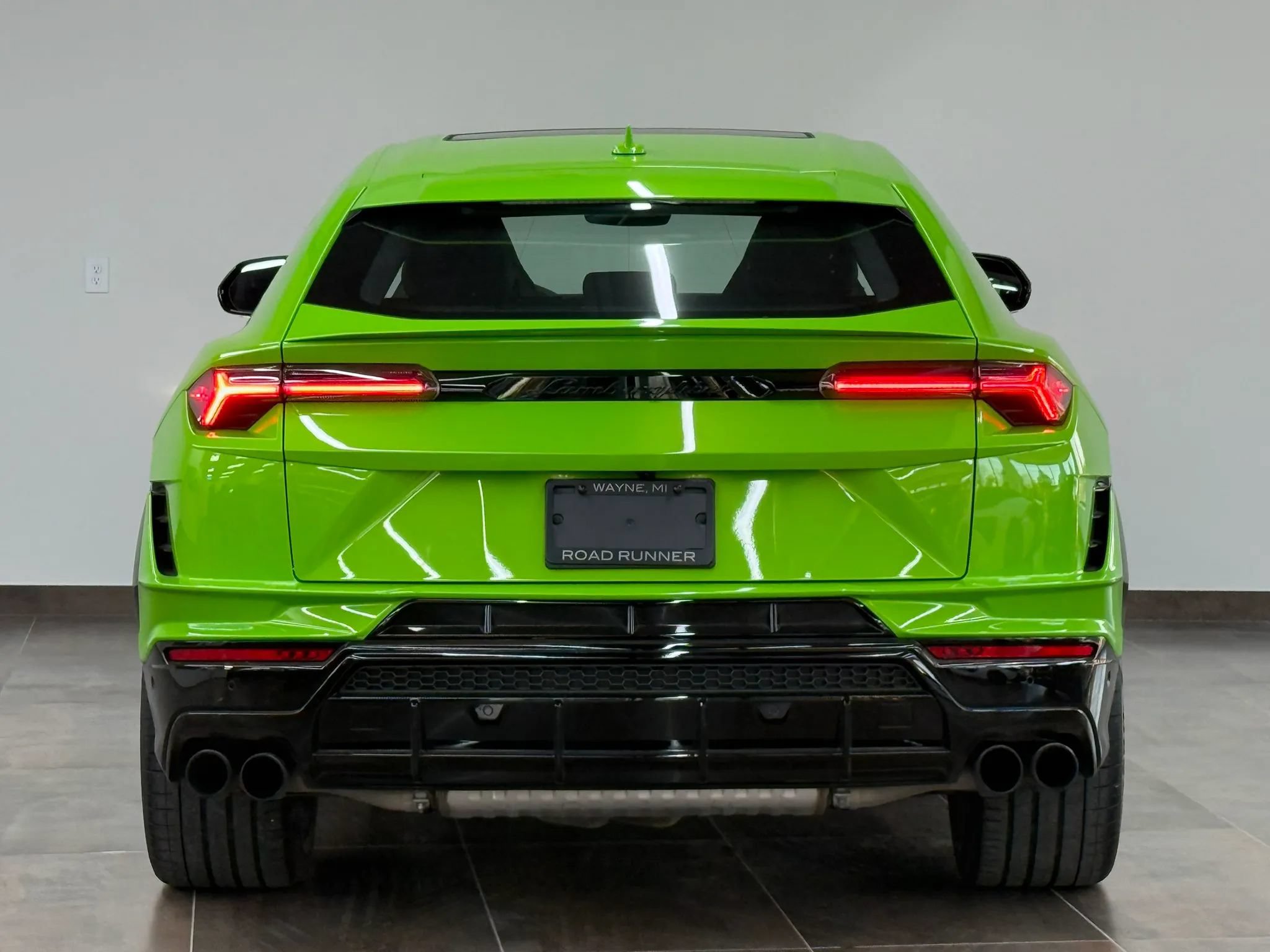 Used 2023 Lamborghini Urus S AWD/4WD image 8