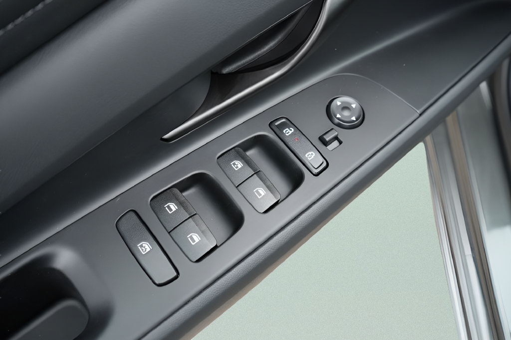 New 2026 Hyundai Elantra SEL Sport FWD image 19