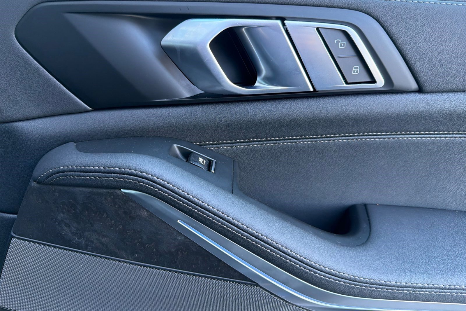 Used 2026 BMW X5 xDrive40i w/ Climate Comfort Package image 22