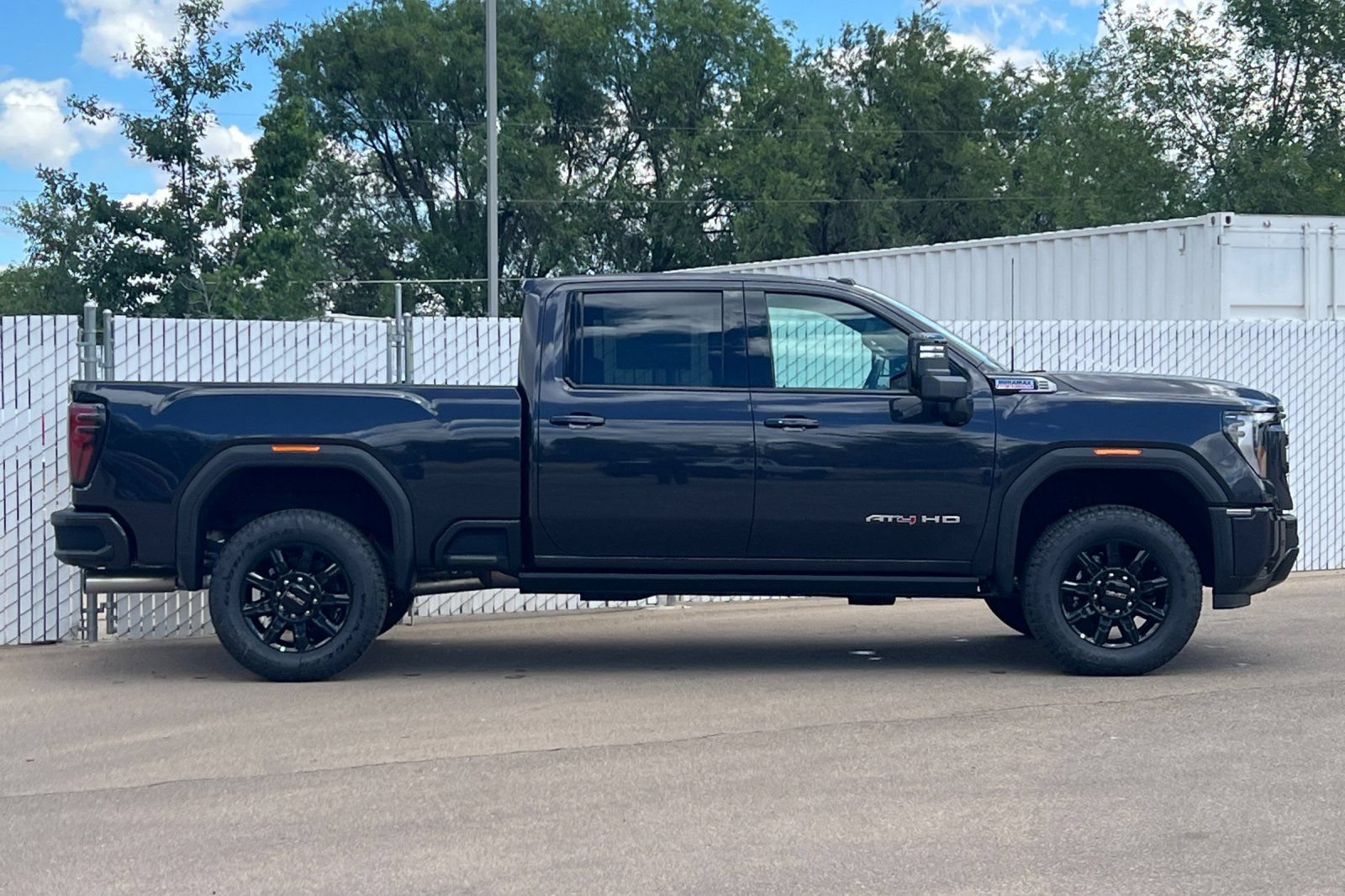 New 2026 GMC Sierra 2500 AT4 w/ AT4 Premium Plus Package AWD/4WD image 3
