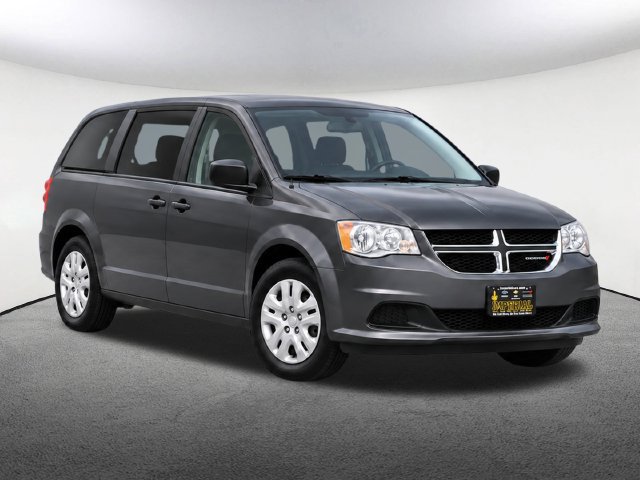 Used 2018 Dodge Grand Caravan SE w/ UConnect Hands-Free Group FWD image 2