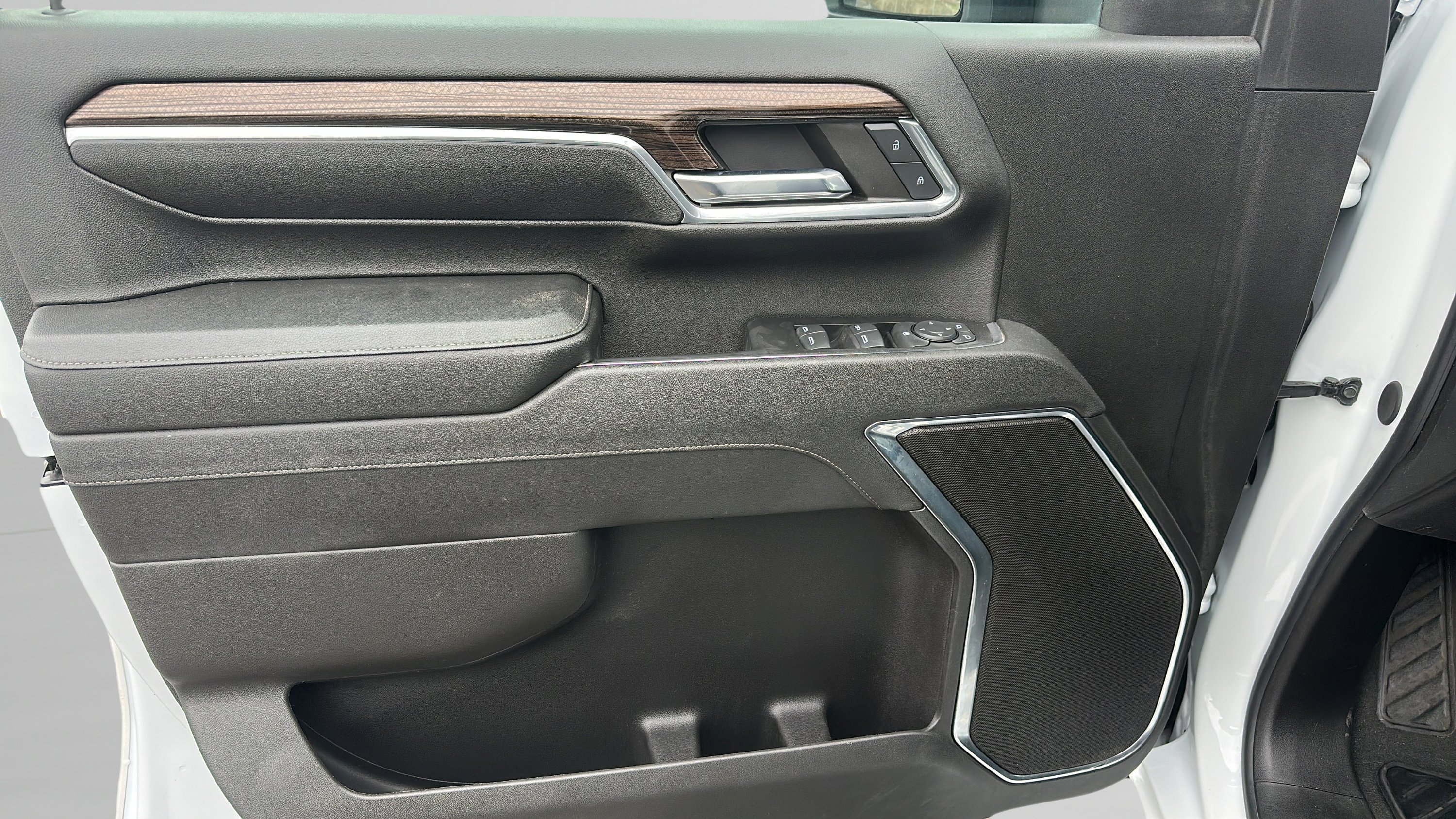 Used 2024 Chevrolet Silverado 2500 LT image 35