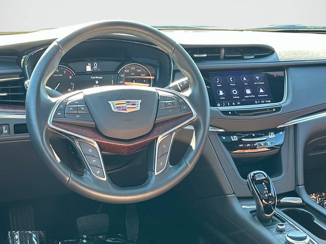 Used 2022 Cadillac XT5 Premium Luxury w/ LPO, ONYX Package AWD/4WD image 2