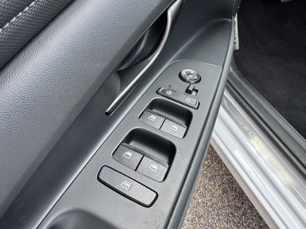 Used 2026 Hyundai Elantra Sport FWD image 16