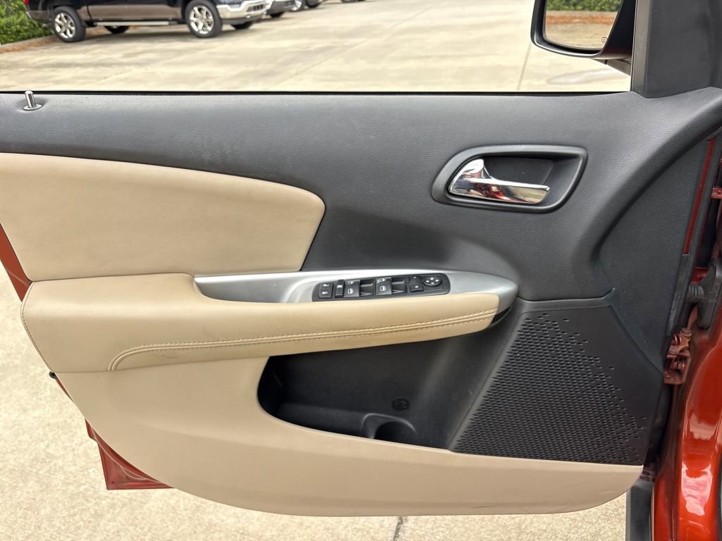 Used 2013 Dodge Journey SXT w/ Flexible Seating Group image 15