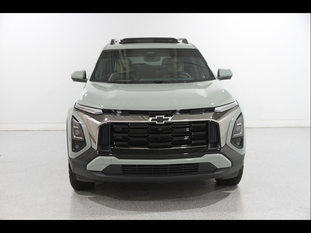 Used 2025 Chevrolet Equinox ACTIV w/ Safety and Technology Package AWD/4WD image 2