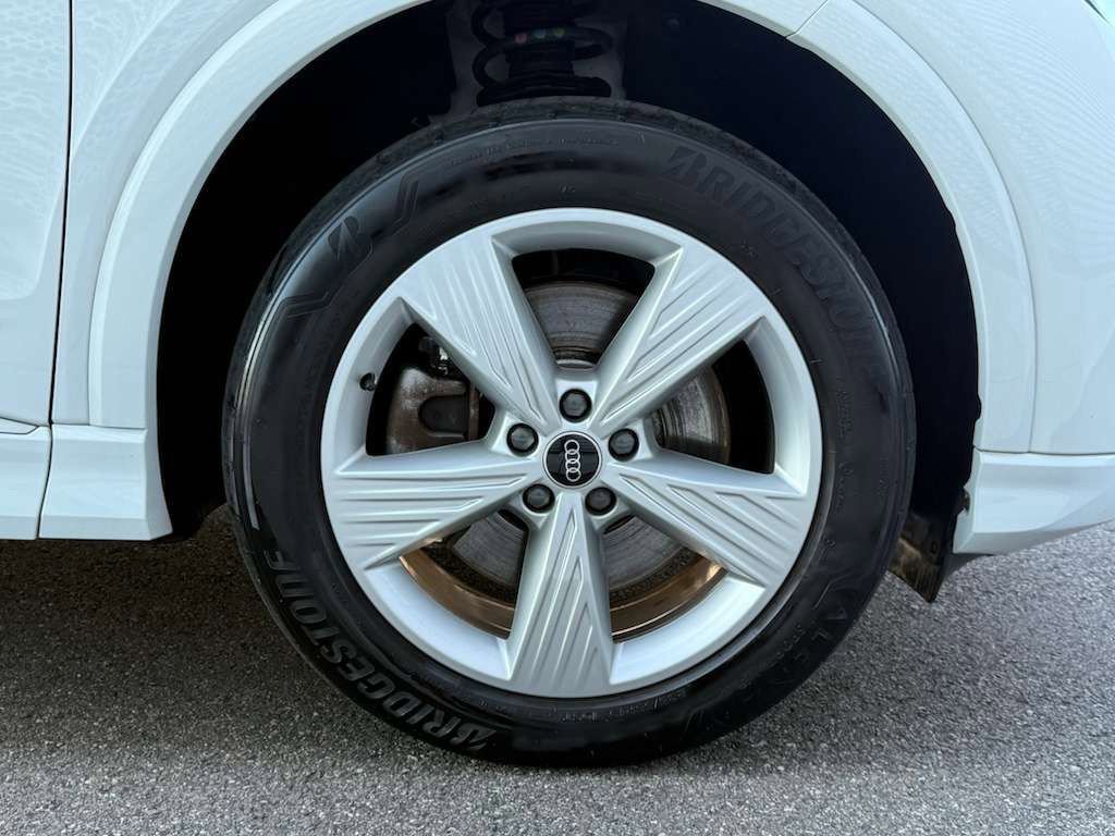 Used 2024 Audi Q4 e-tron Premium w/ Convenience Package image 38