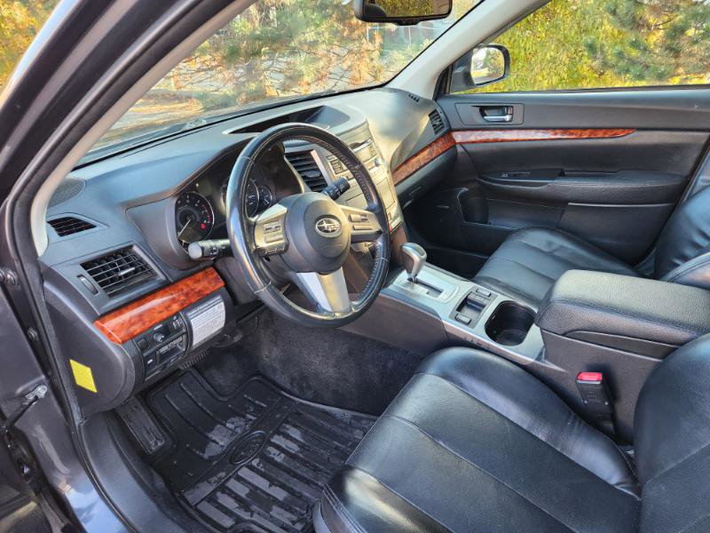 Used 2010 Subaru Outback 2.5i Limited image 45