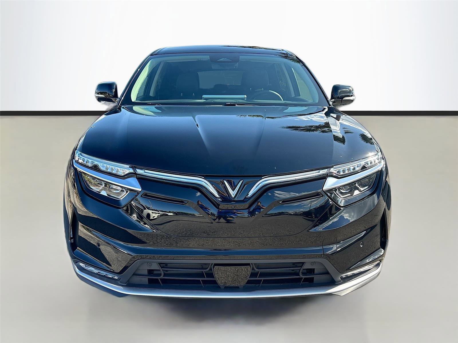 New 2025 VinFast VF 8 Eco image 2