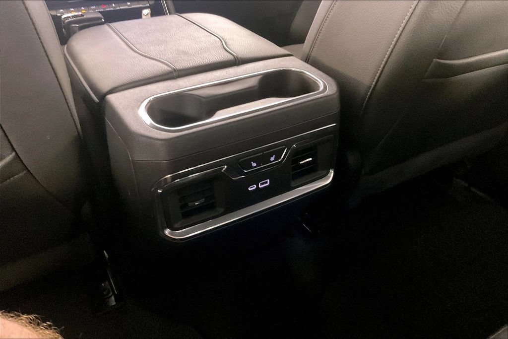Used 2024 GMC Sierra 1500 Denali w/ Technology Package RWD image 31