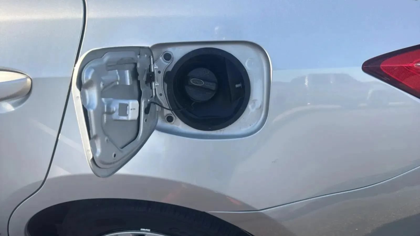 Used 2019 Toyota Corolla LE FWD image 34