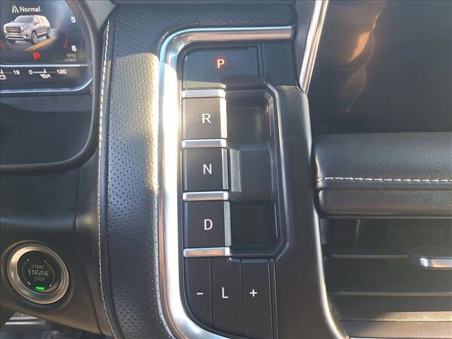 Used 2024 GMC Yukon XL SLT image 12