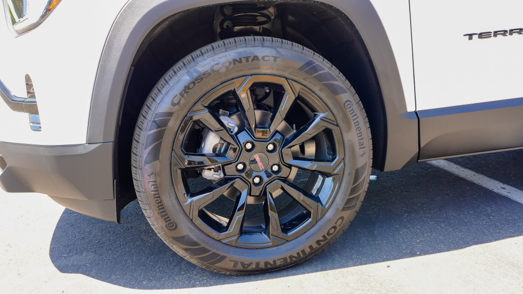 New 2027 GMC Terrain Elevation w/ Elevation Premium Package AWD/4WD image 7