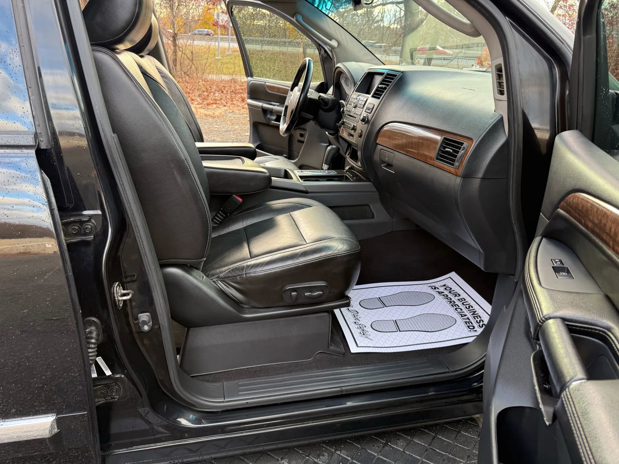 Used 2010 Nissan Armada Platinum w/ Captain Seat Pkg image 15