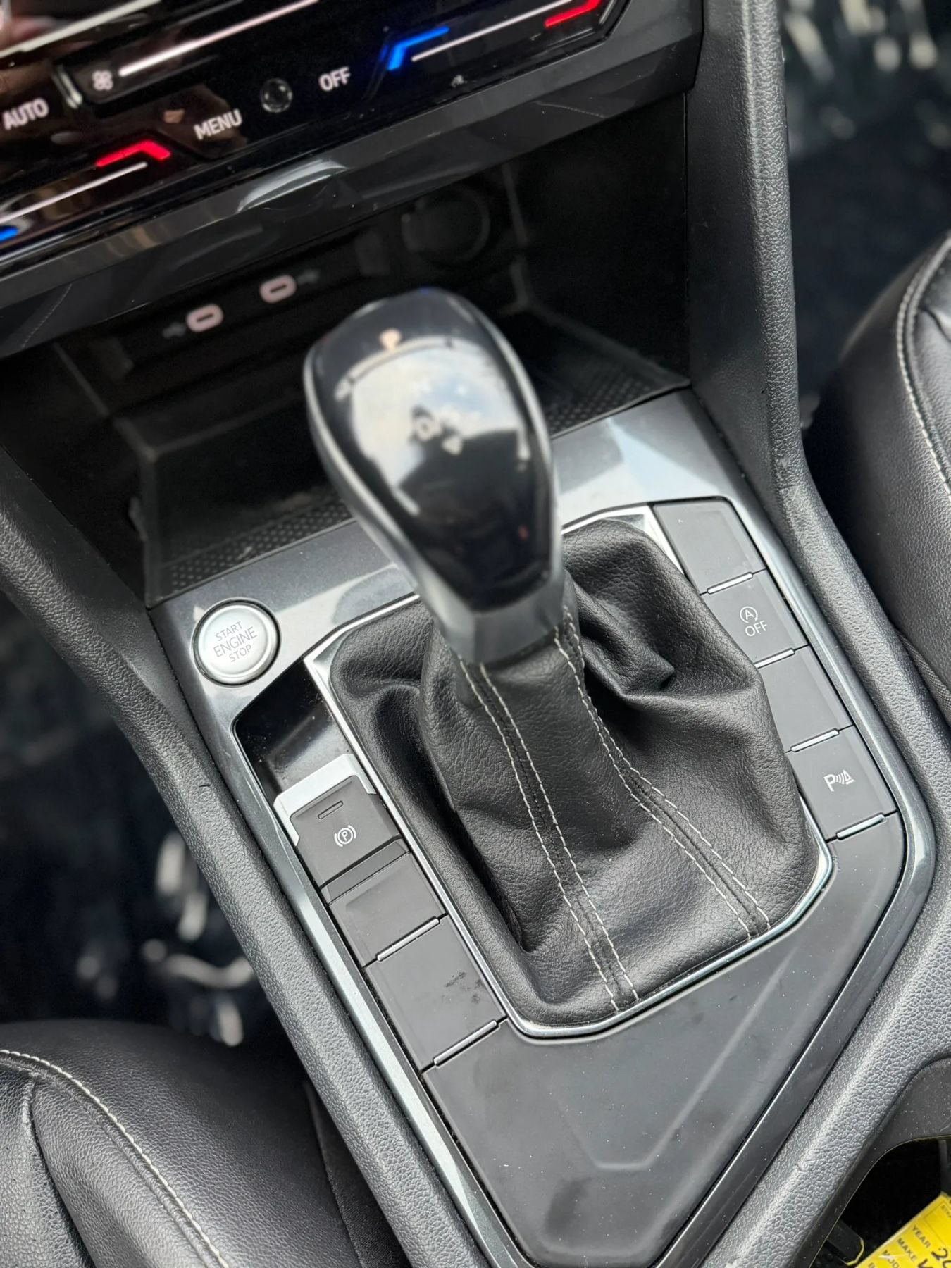 Used 2022 Volkswagen Tiguan SE R-Line FWD image 30