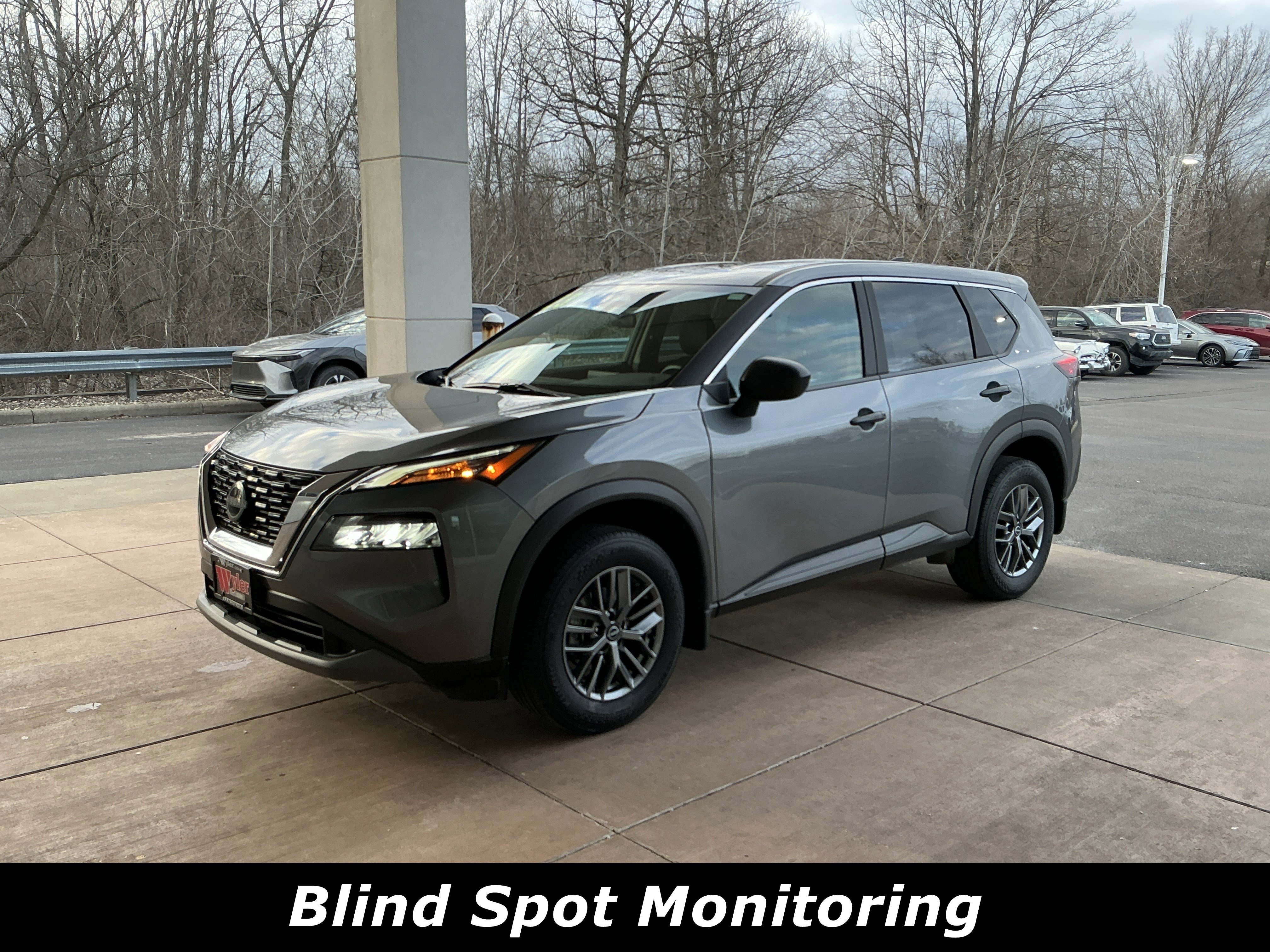 Used 2023 Nissan Rogue S image 3