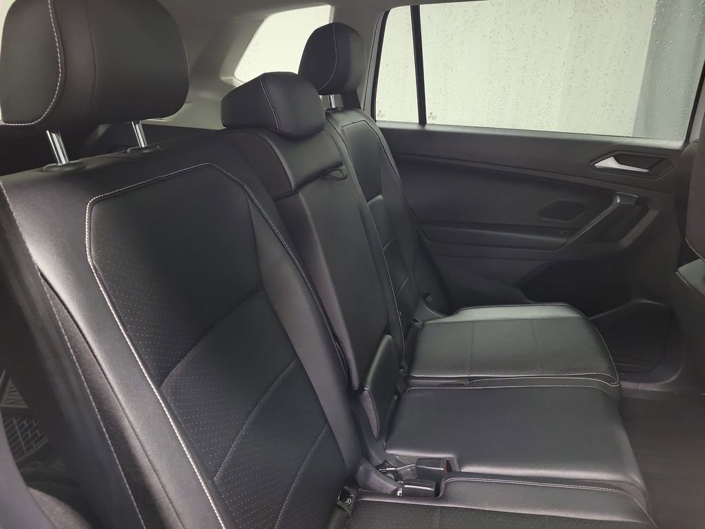 Used 2021 Volkswagen Tiguan SE w/ Panoramic Sunroof Package image 21