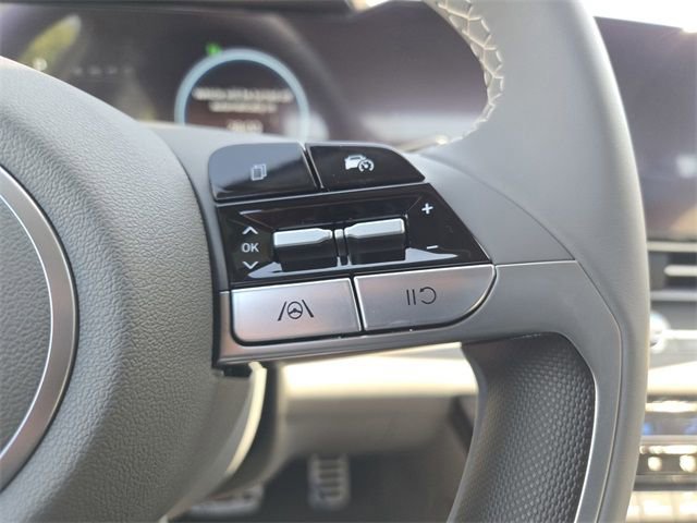 New 2025 Hyundai Elantra SEL image 23