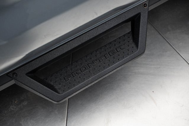 Used 2025 Nissan Frontier PRO-4X w/ Pro Convenience Package image 9