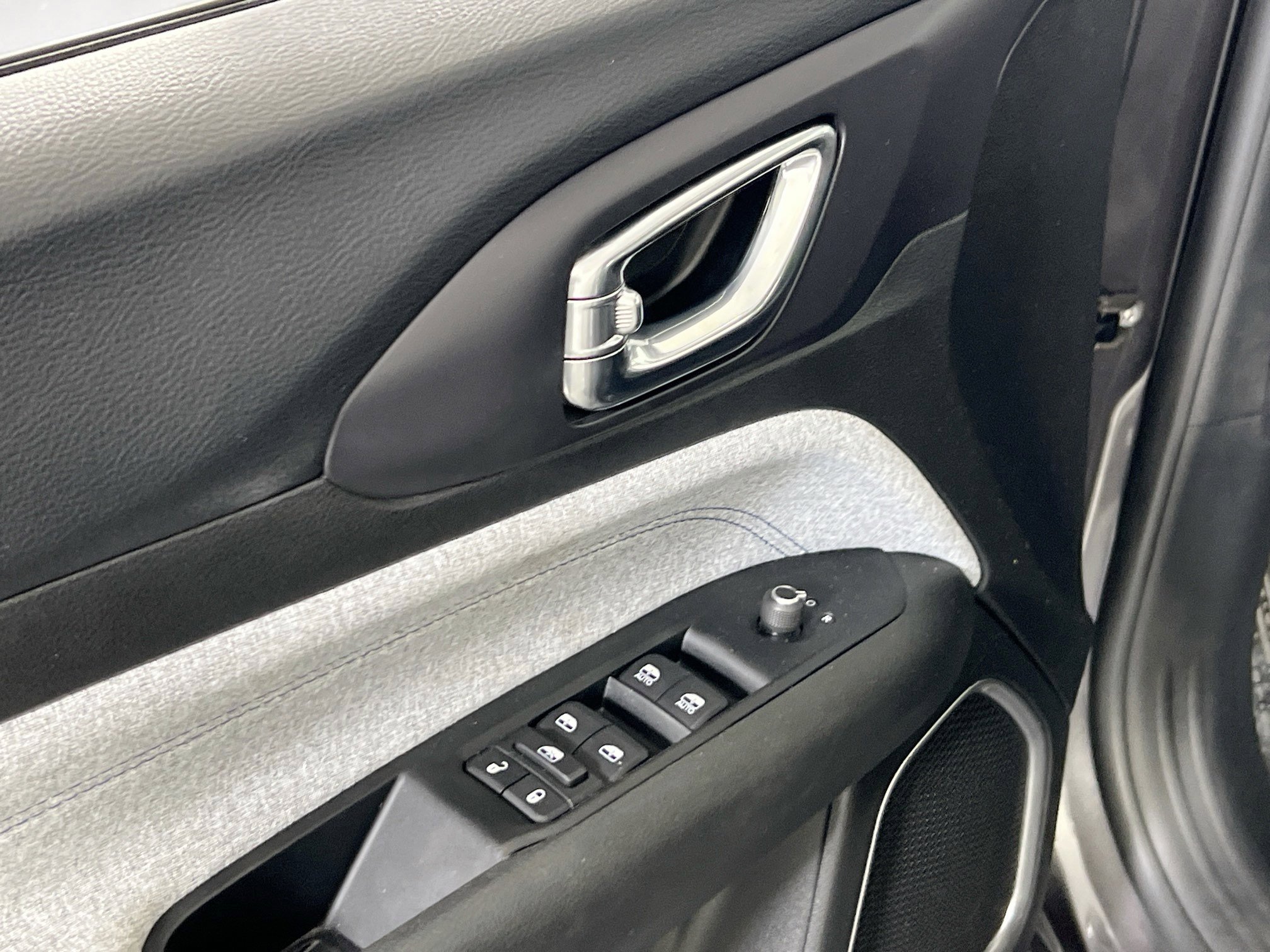 Used 2022 Jeep Compass Latitude w/ Convenience Group image 17