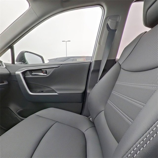 Used 2025 Toyota RAV4 Limited image 26