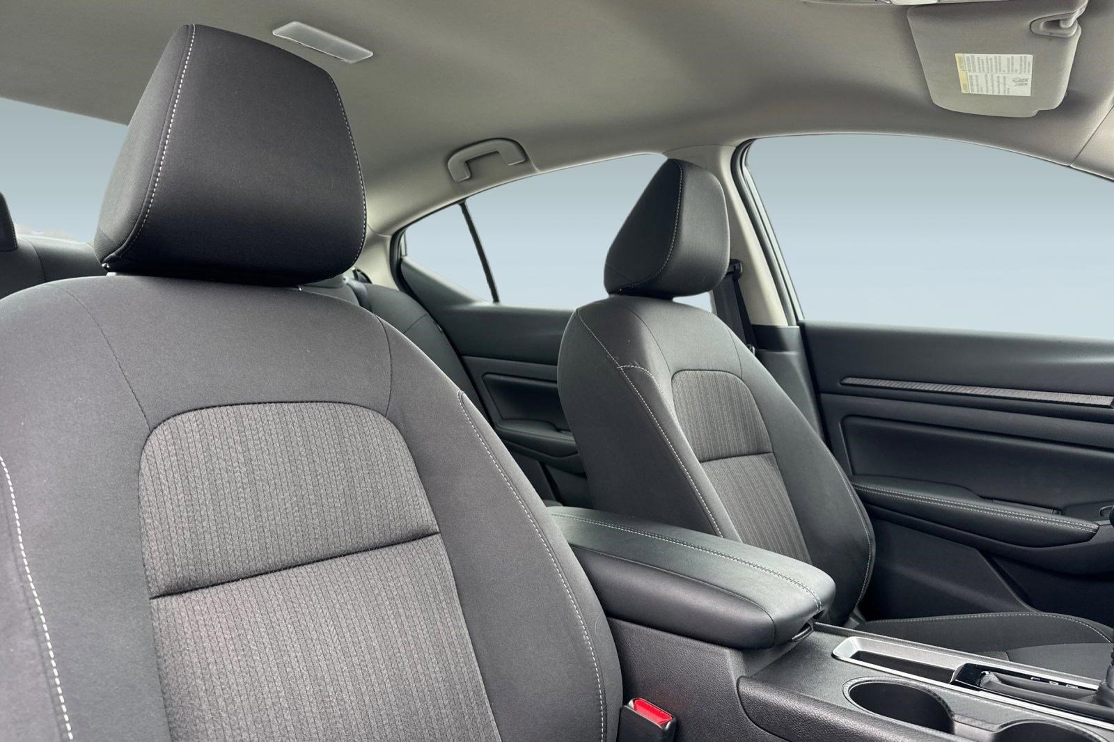 Used 2025 Nissan Altima 2.5 SV image 30