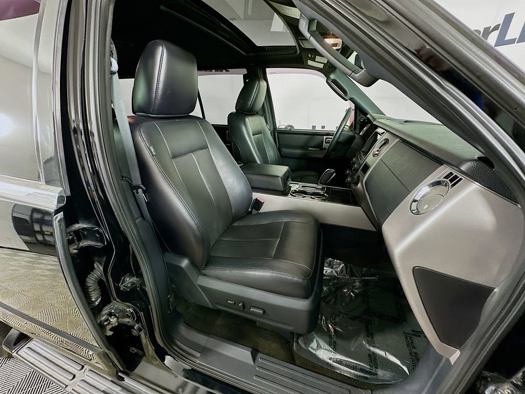 Used 2017 Ford Expedition Limited image 37