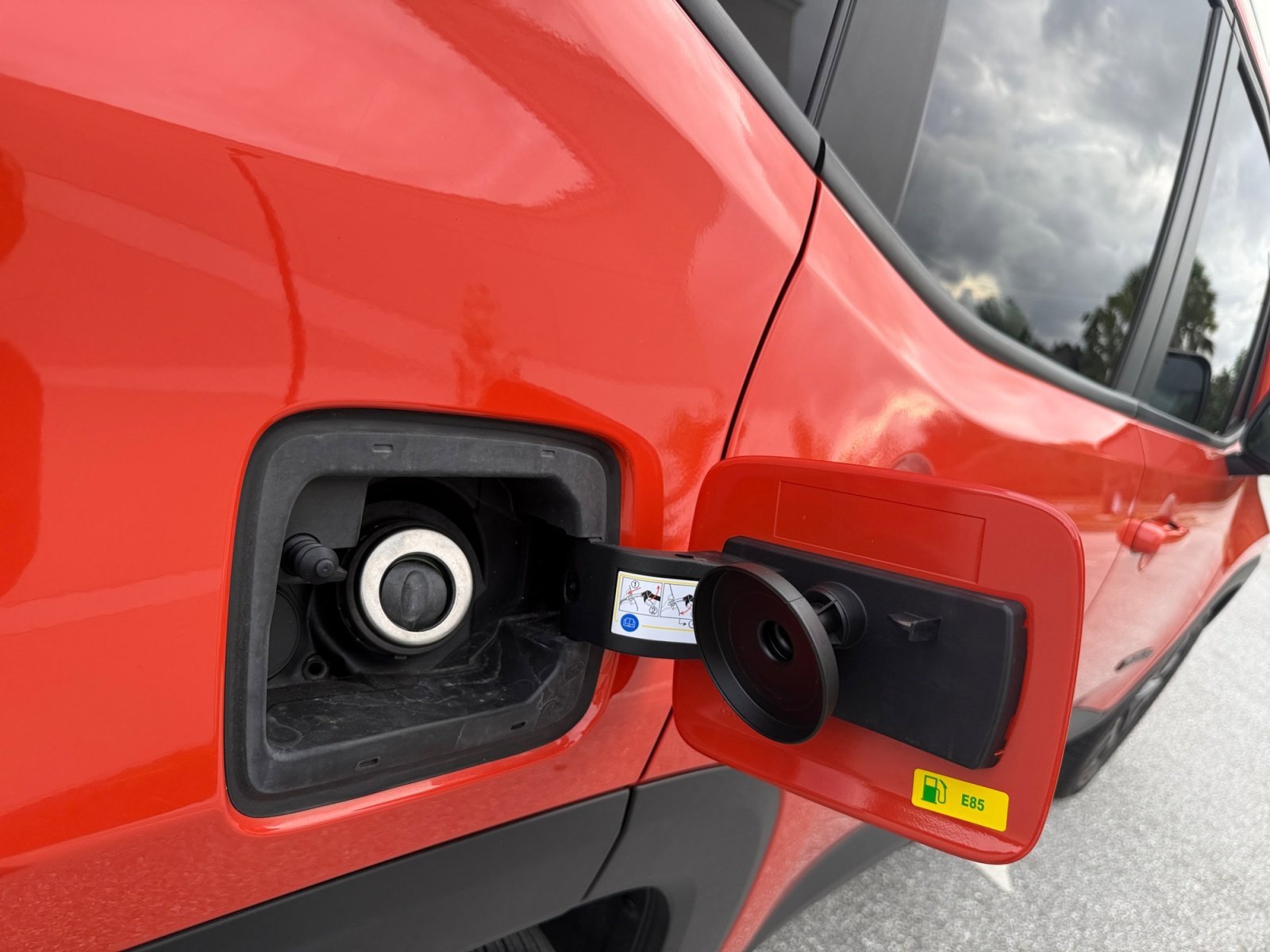 Used 2017 Jeep Renegade Altitude w/ Safety & Security Group image 32