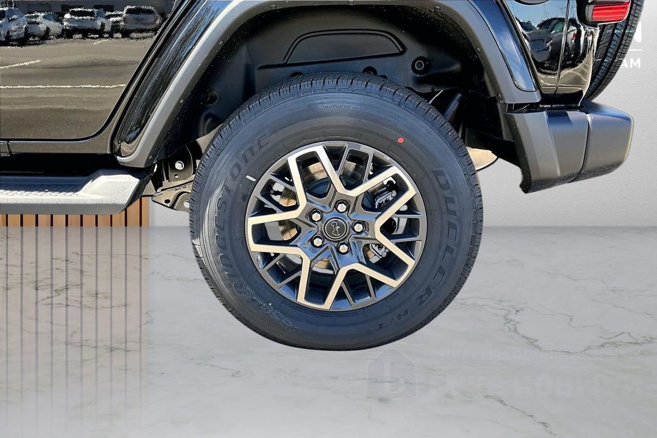 New 2026 Jeep Wrangler Sahara AWD/4WD image 34